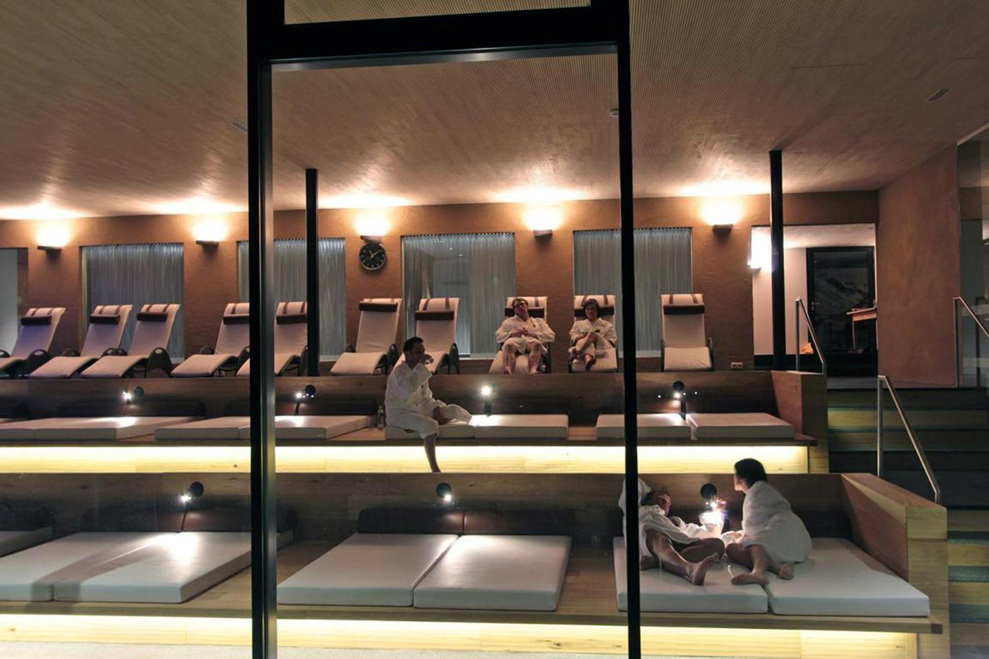 Hotel Adler Warth  ภายนอก รูปภาพ