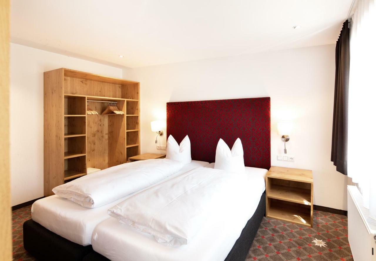 Hotel Adler Warth  ภายนอก รูปภาพ