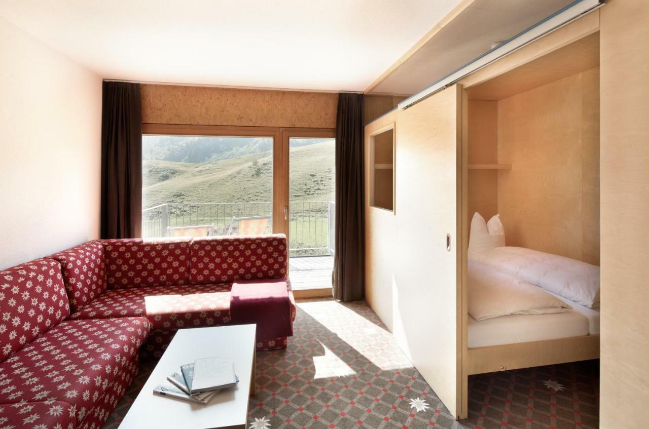 Hotel Adler Warth  ภายนอก รูปภาพ