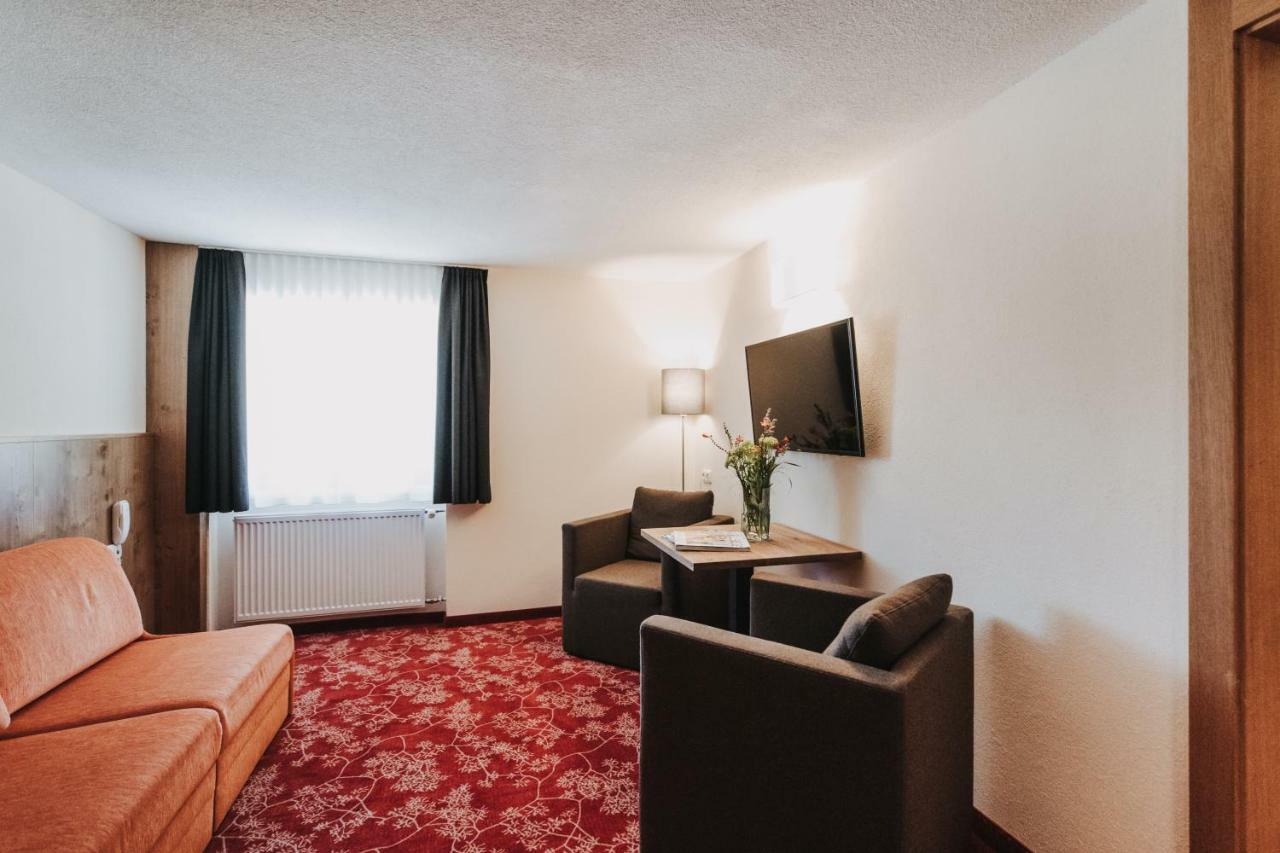 Hotel Adler Warth  ภายนอก รูปภาพ