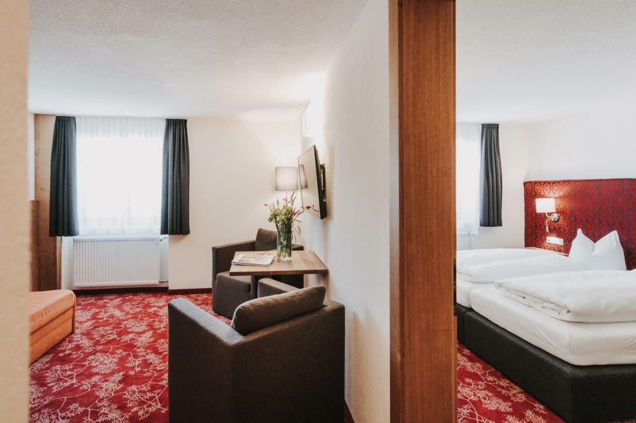 Hotel Adler Warth  ภายนอก รูปภาพ